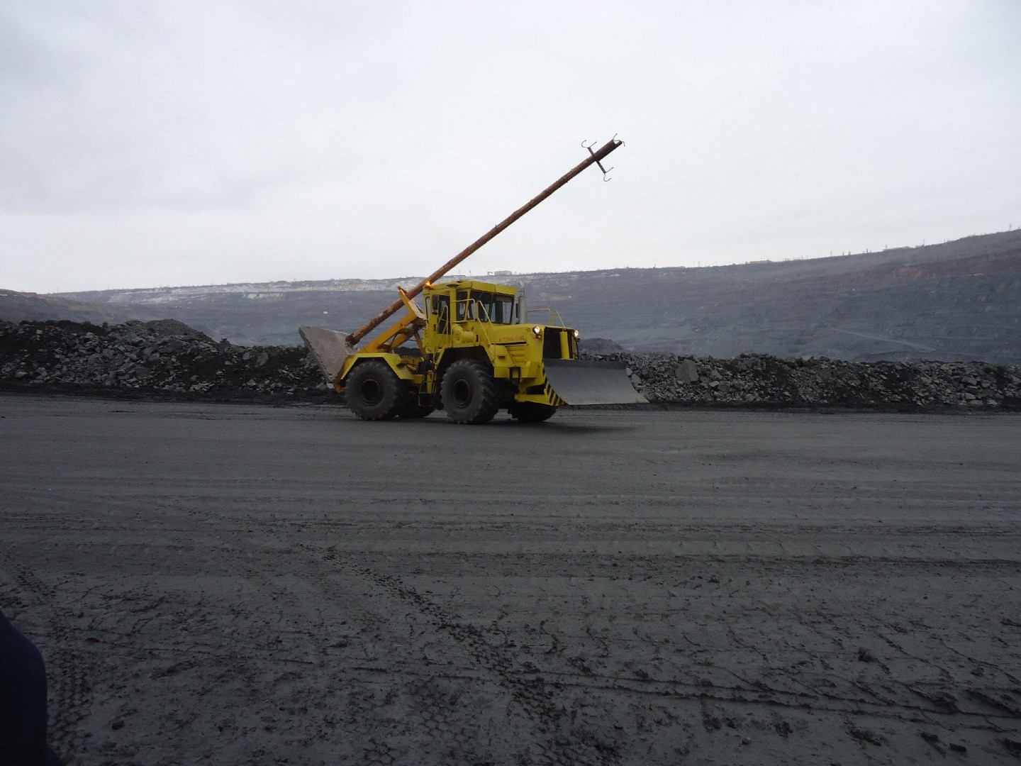 Фото-1999 КИРОВЕЦ К-703МА-12-ОП