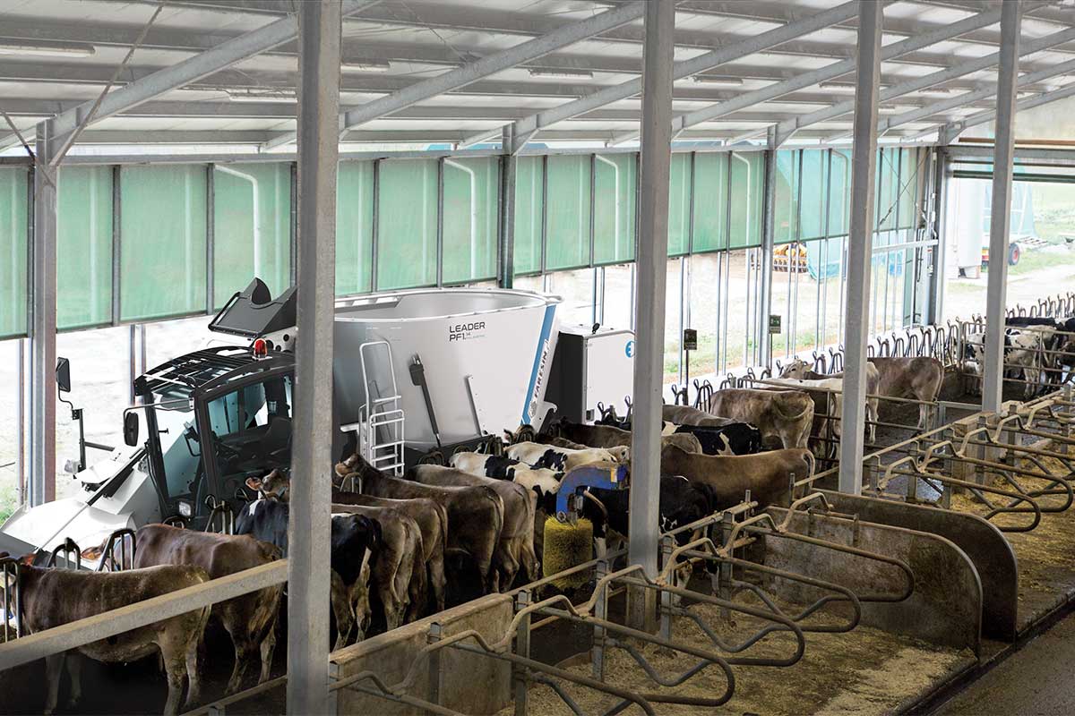 Фото-3275 Самоходные вагоны-миксеры LEADER PF FULL ELECTRIC 1 ШНЕК