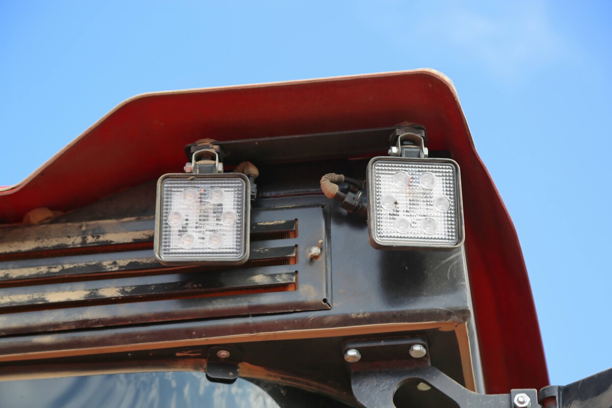 фары трактора Кировец