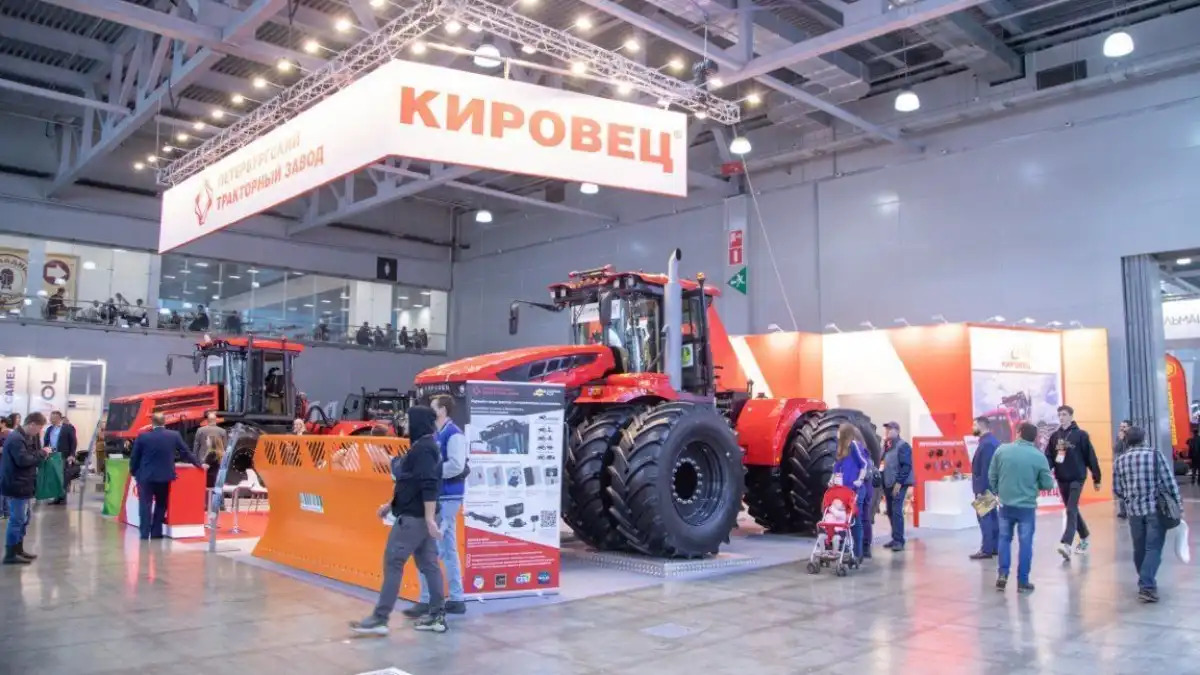 Обновленные модели знаменитого трактора Кировец были в центре внимания на АГРОСАЛОН