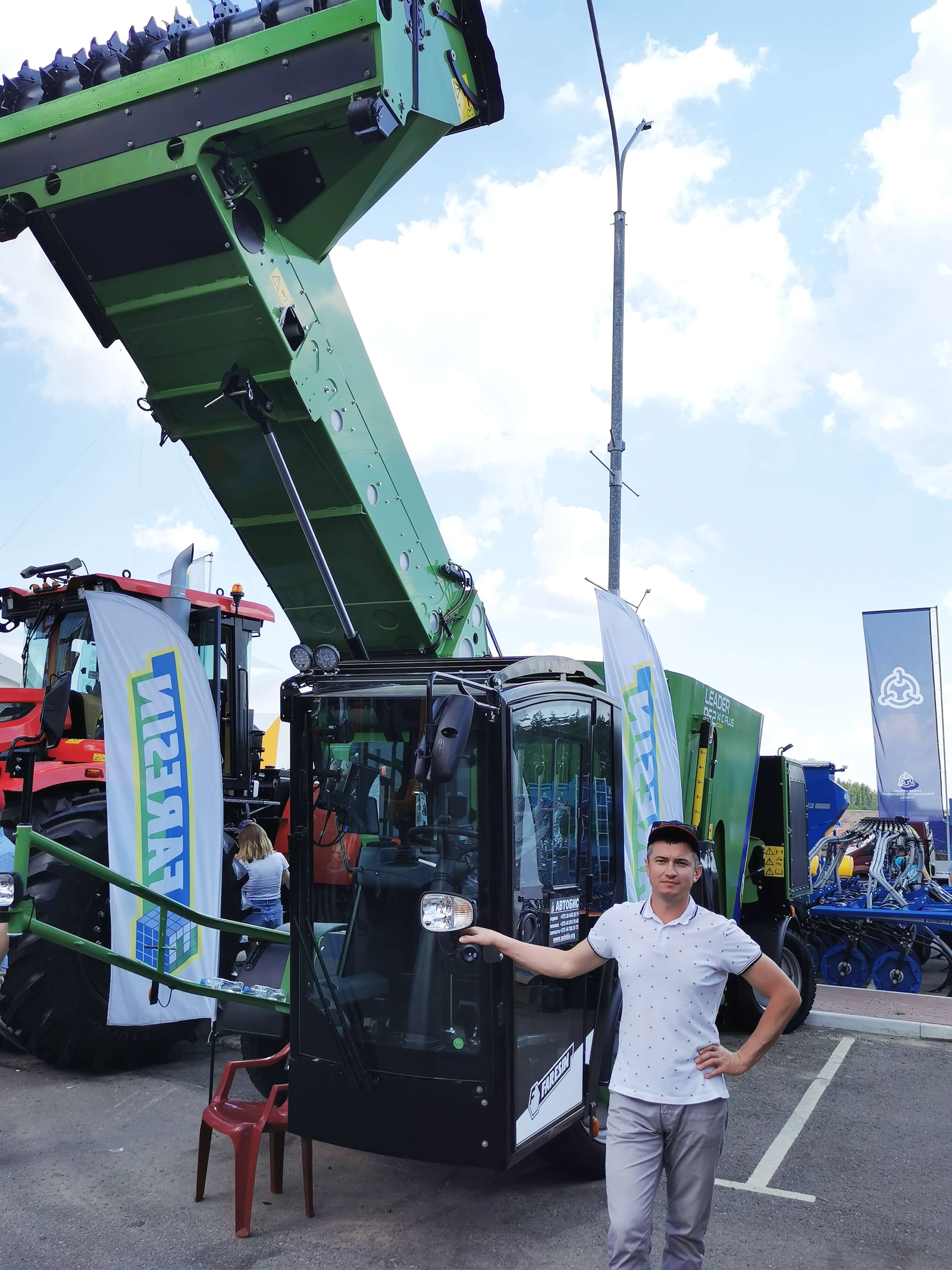 Автобис на выставке